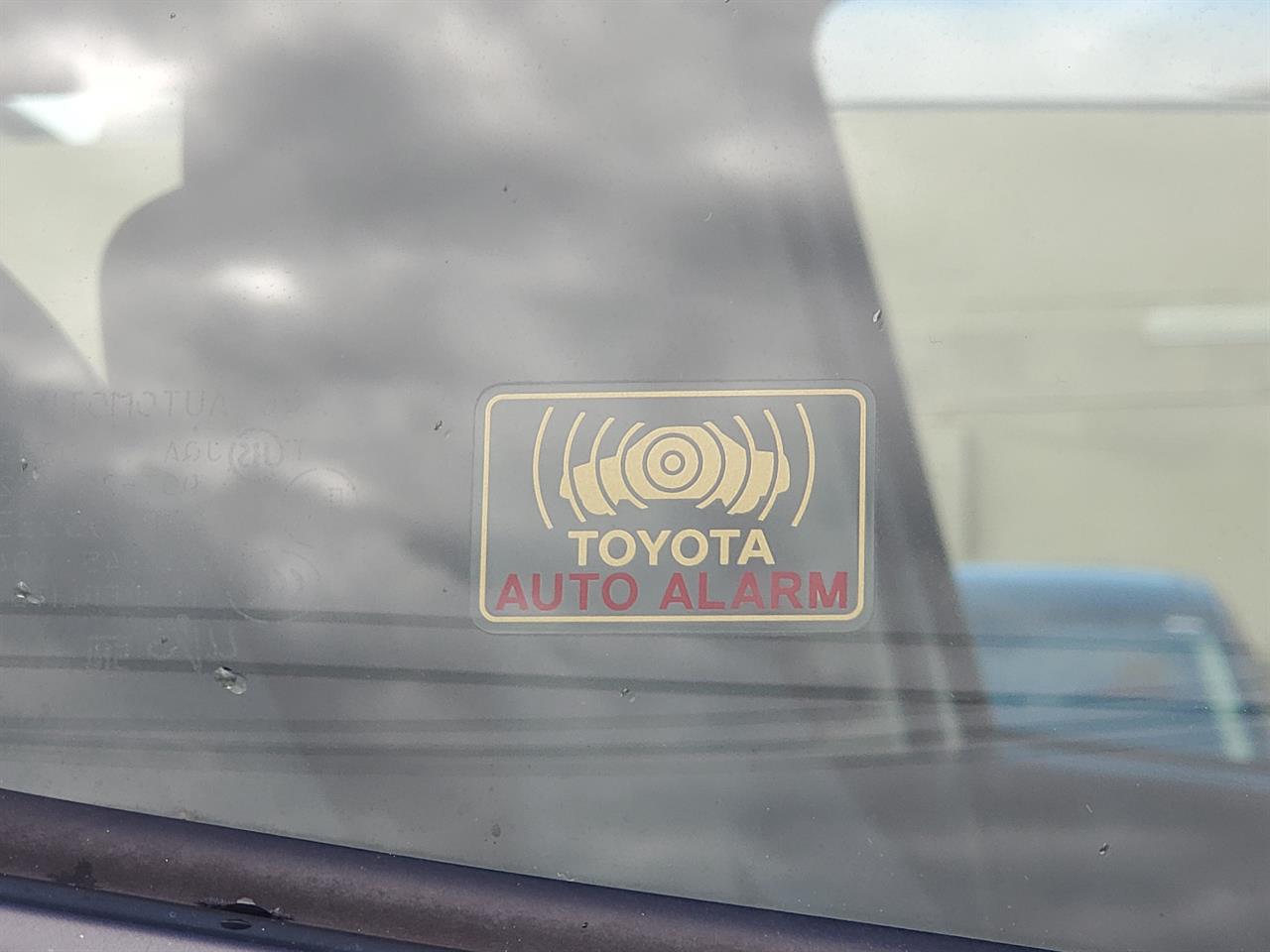 2021 Toyota Hiace thumbnail