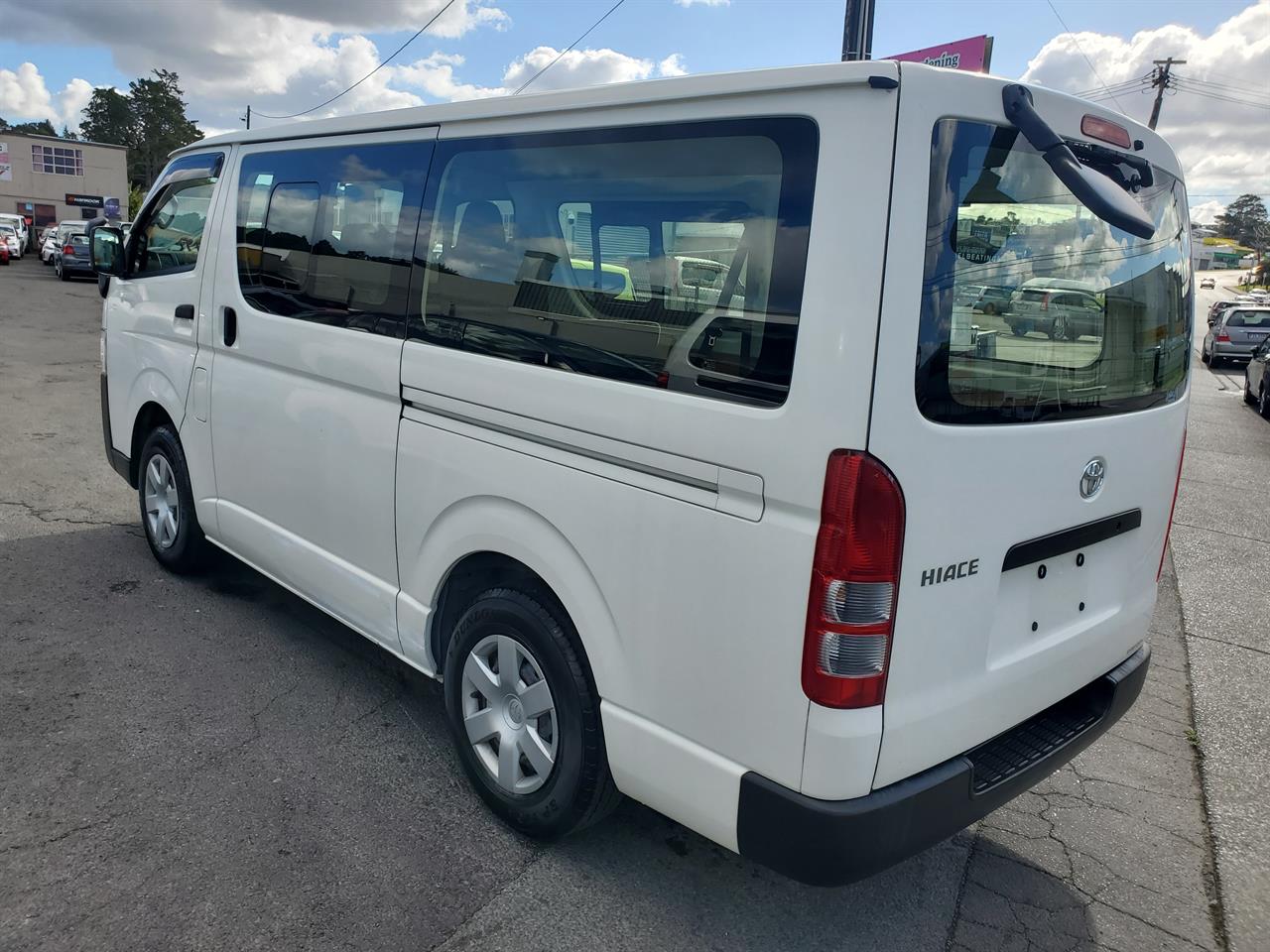 2021 Toyota Hiace thumbnail