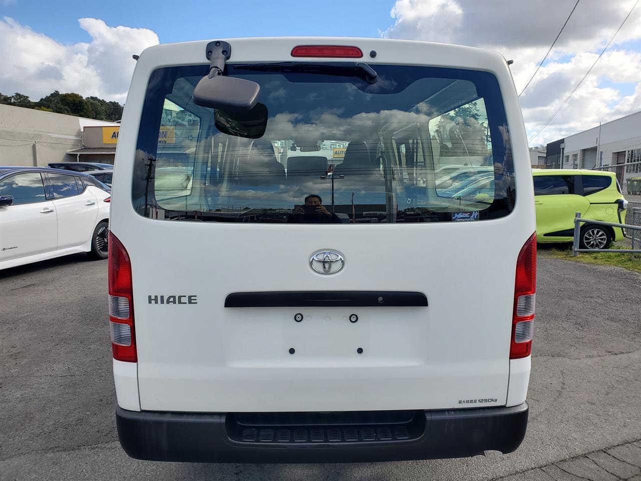 2021 Toyota Hiace thumbnail