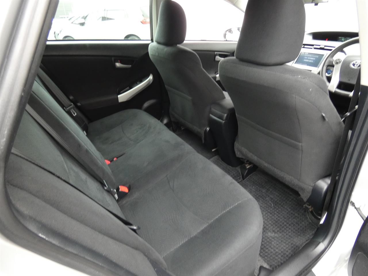 2015 Toyota Prius thumbnail