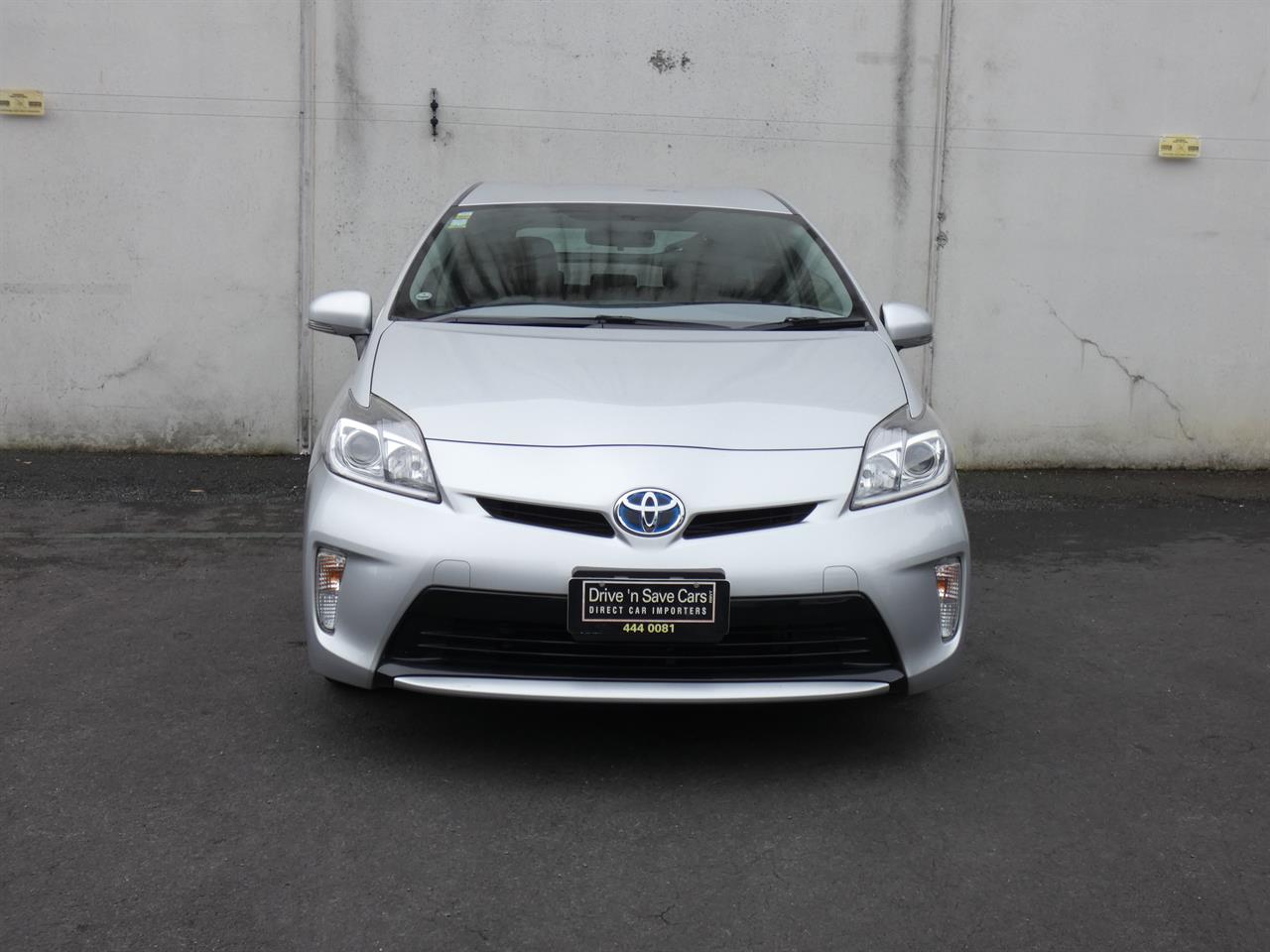 2015 Toyota Prius thumbnail