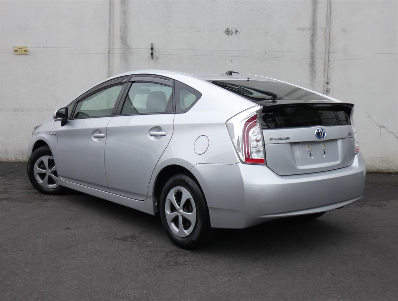 2015 Toyota Prius thumbnail