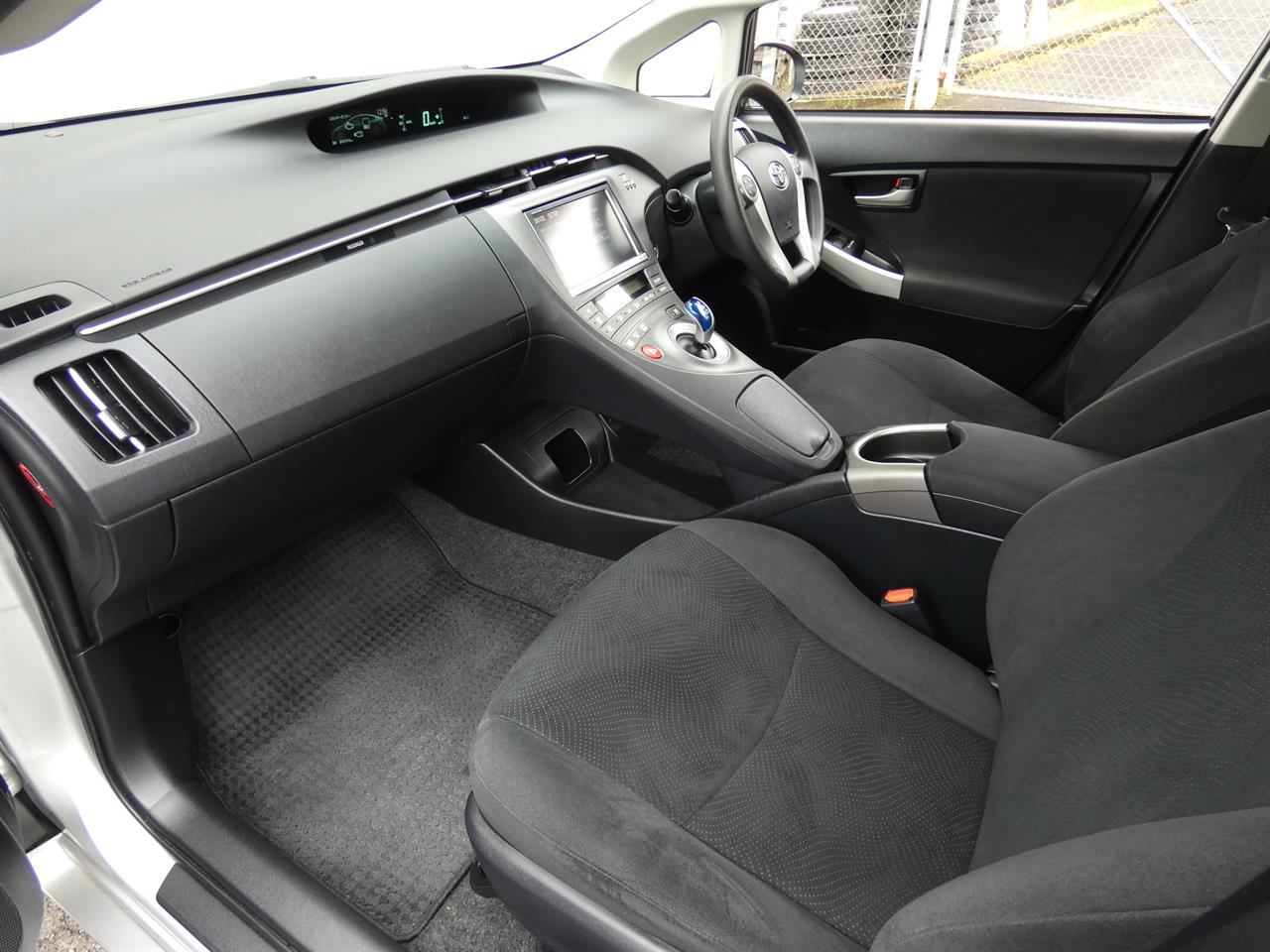 2015 Toyota Prius thumbnail