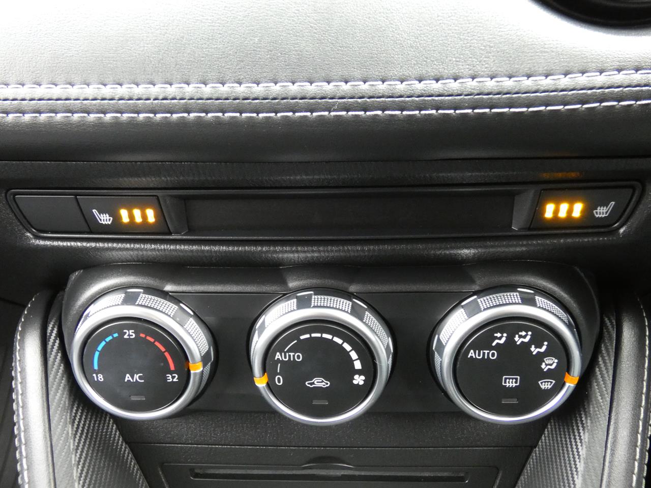 2016 Mazda DEMIO thumbnail