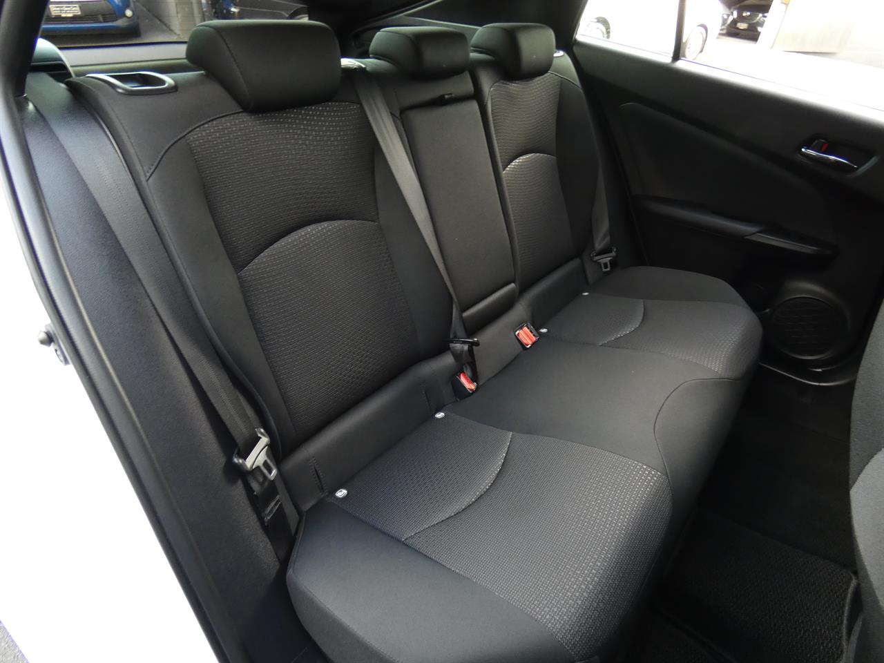 2021 Toyota Prius thumbnail