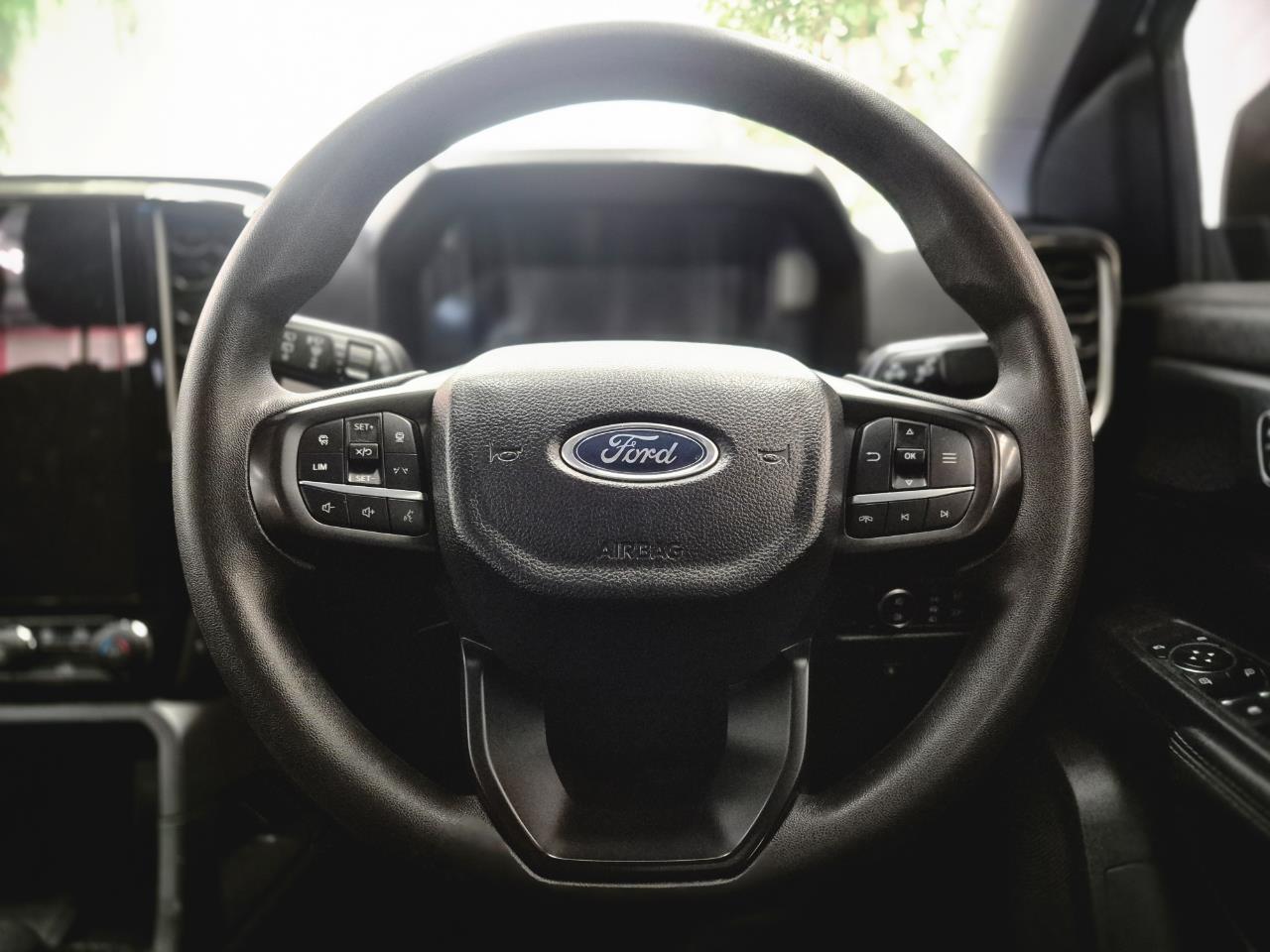 2024 Ford Everest thumbnail