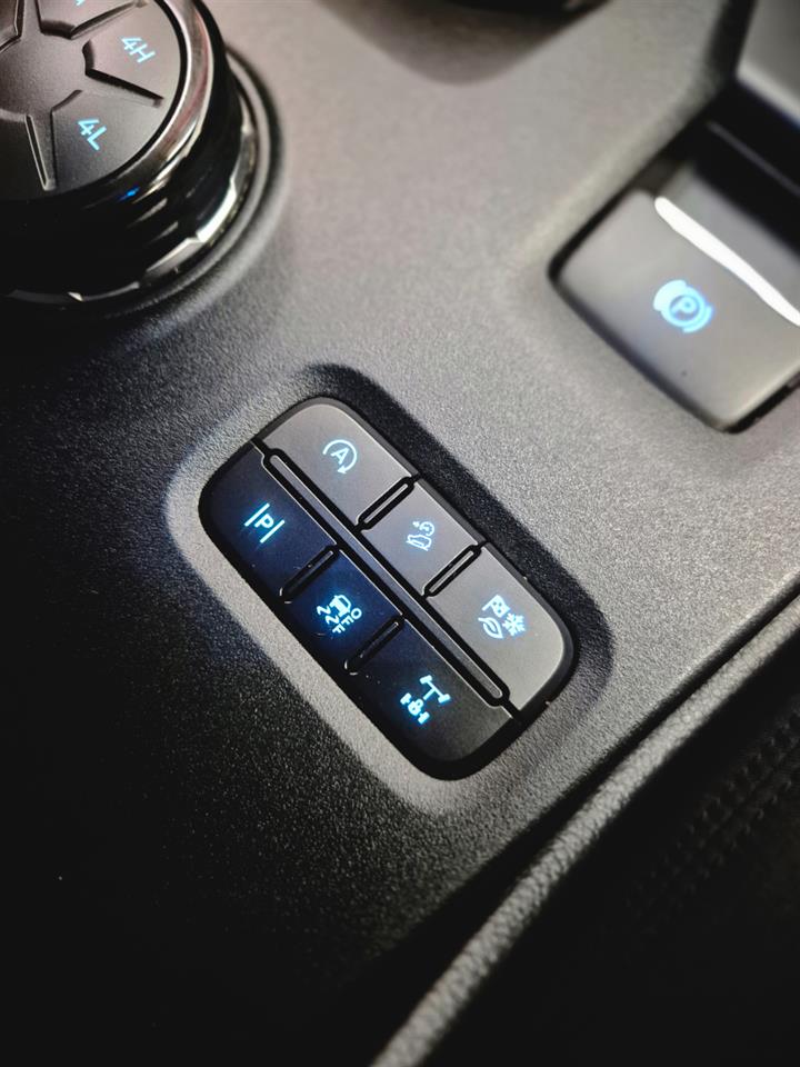 2024 Ford Everest thumbnail