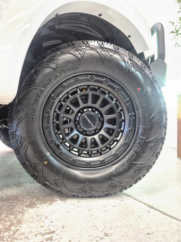 2024 Ford Everest thumbnail