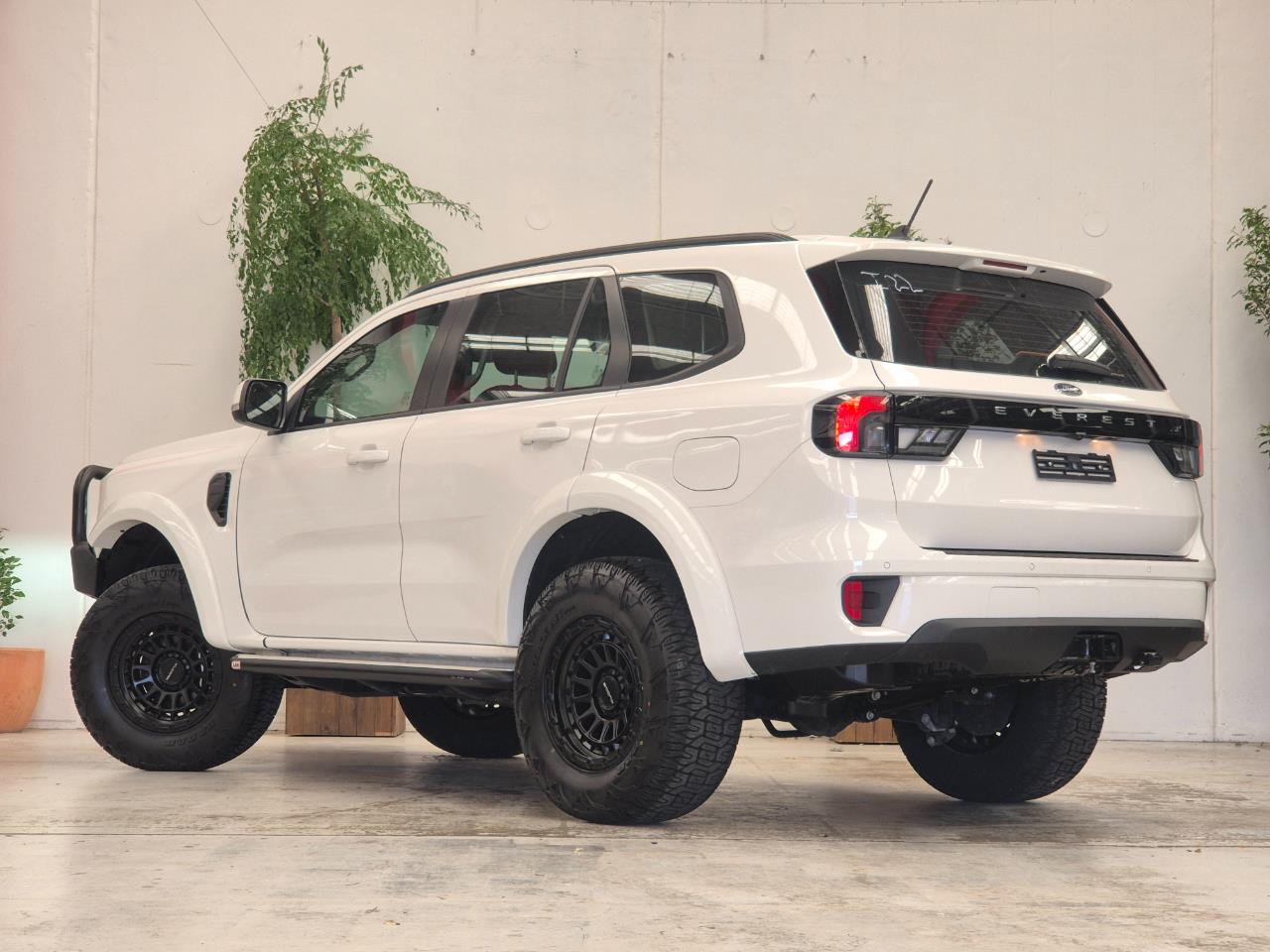 2024 Ford Everest thumbnail