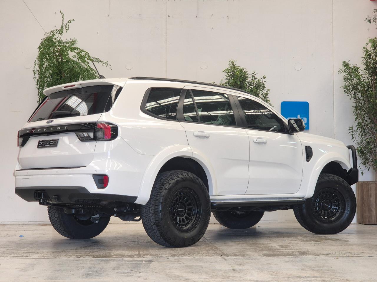 2024 Ford Everest thumbnail