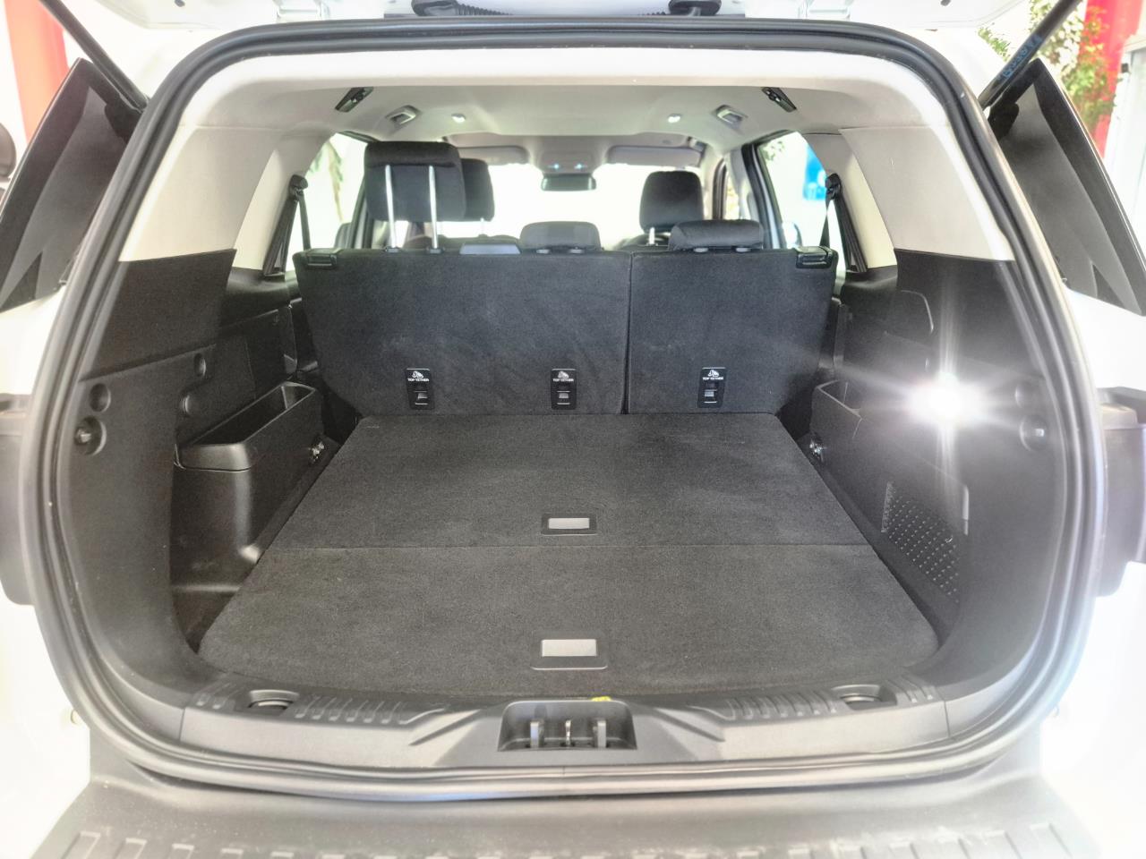 2024 Ford Everest thumbnail