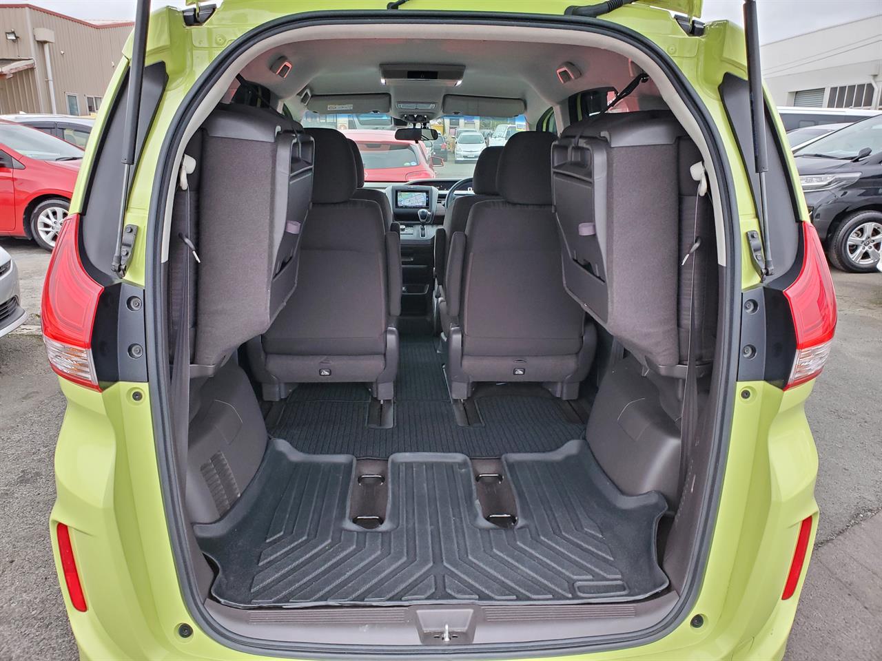 2018 Honda Freed thumbnail
