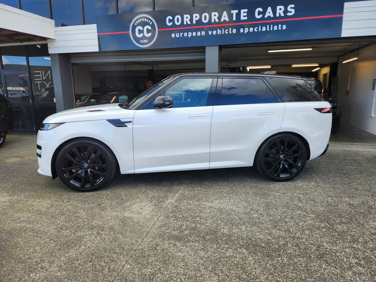 2024 Land Rover Range Rover Sport thumbnail