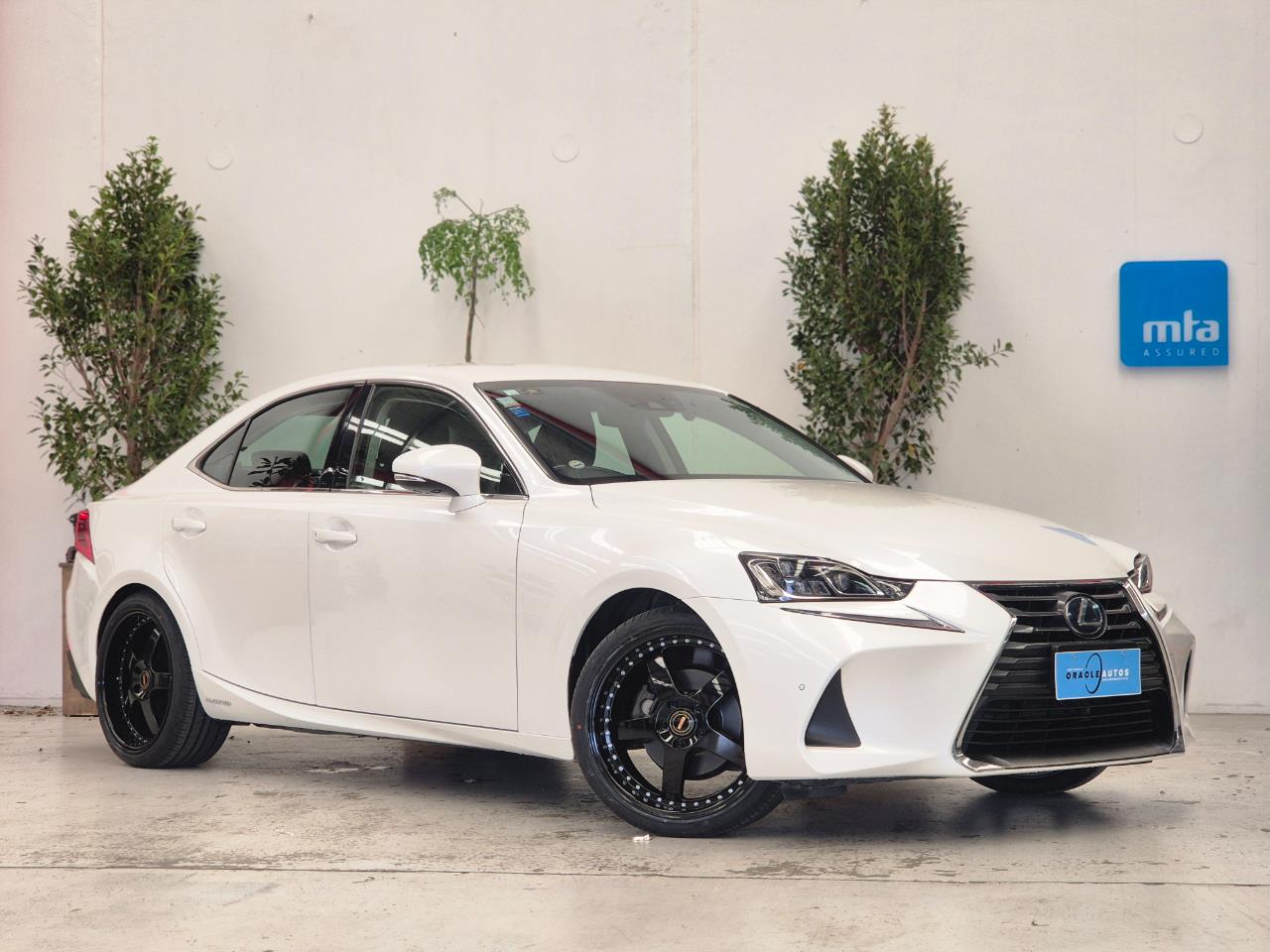 2016 Lexus IS thumbnail