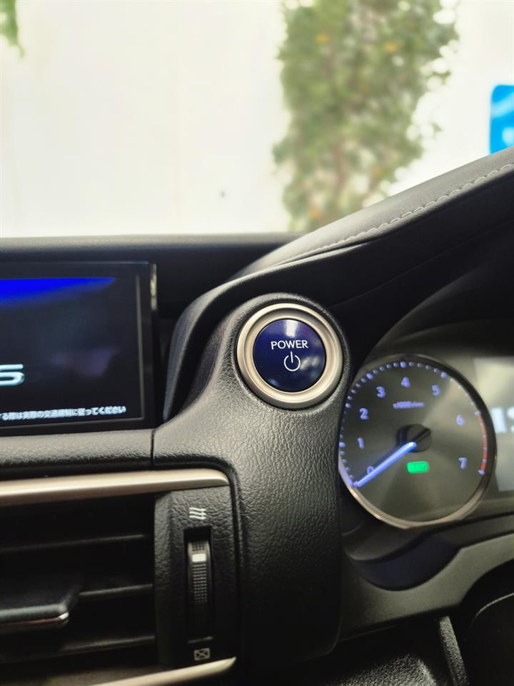 2016 Lexus IS thumbnail