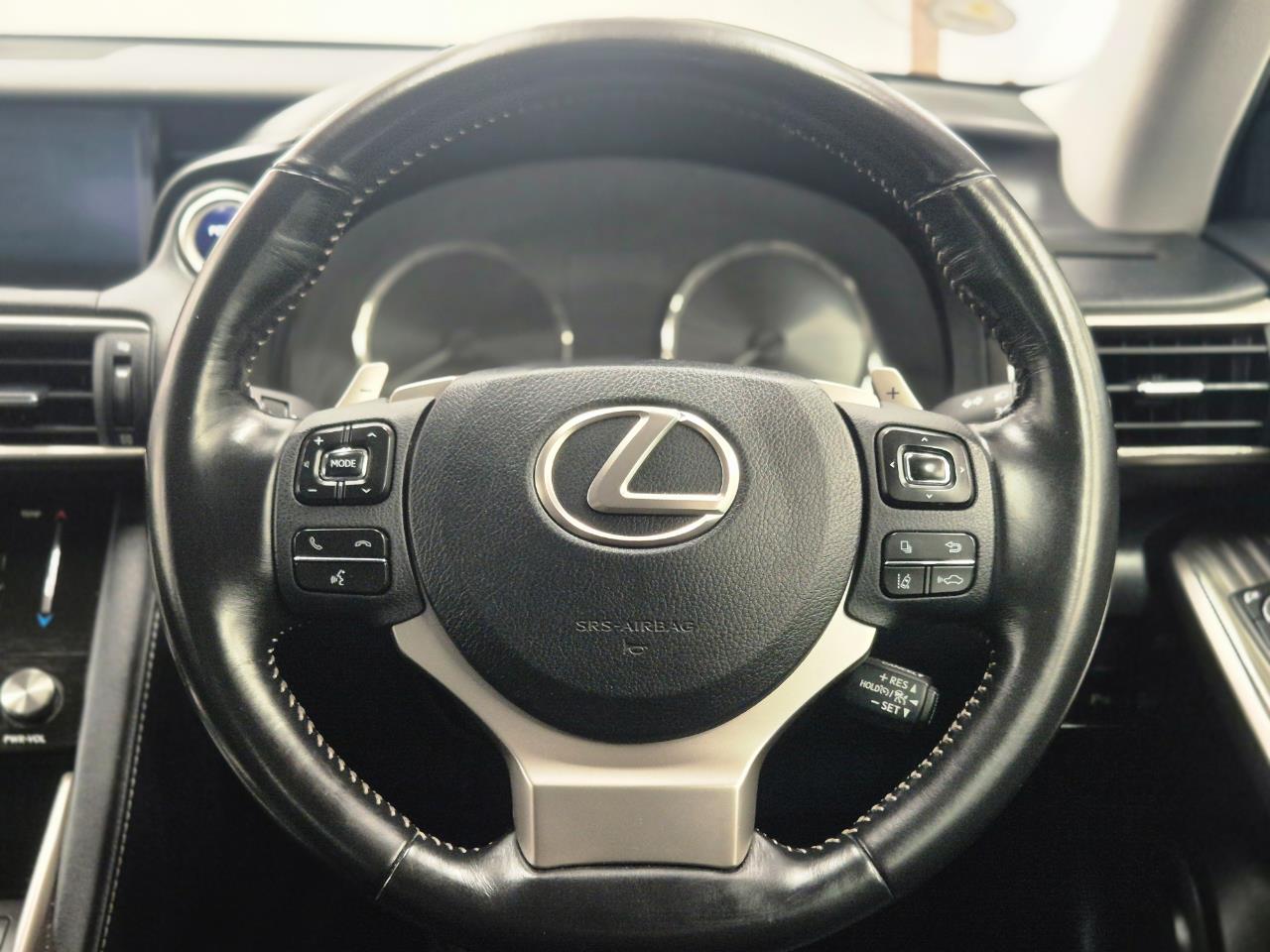 2016 Lexus IS thumbnail