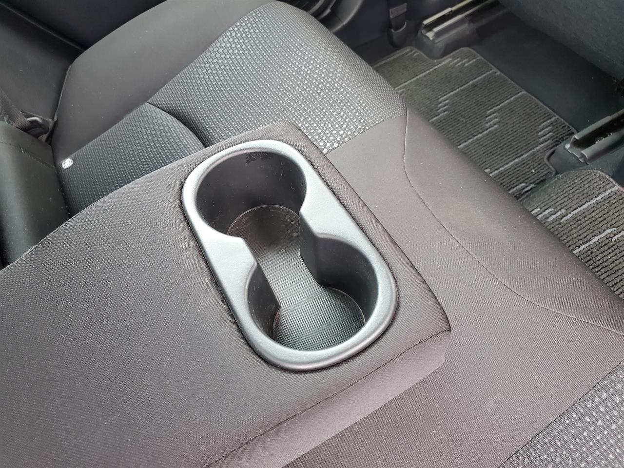 2019 Toyota Prius thumbnail