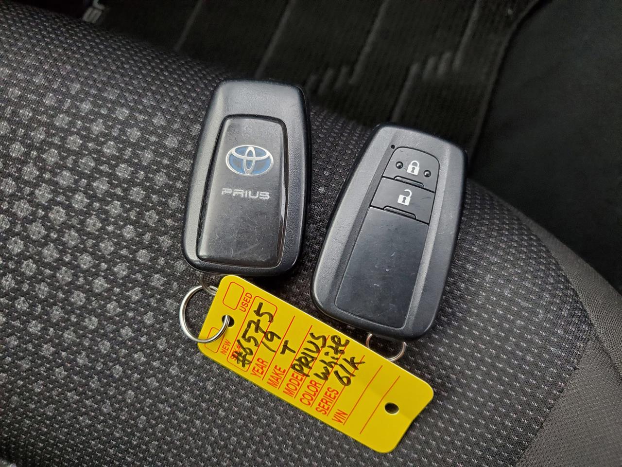 2019 Toyota Prius thumbnail