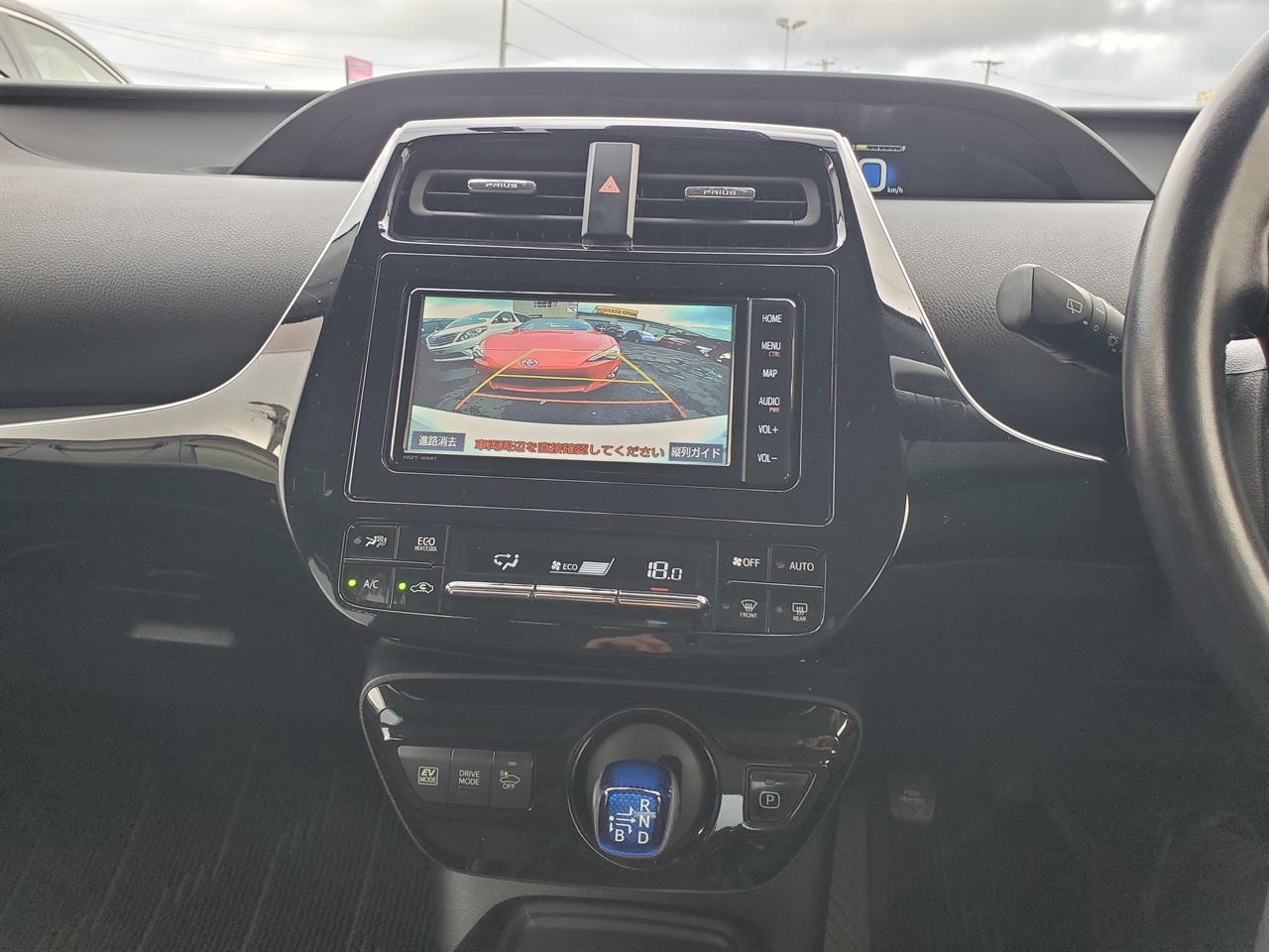 2019 Toyota Prius thumbnail