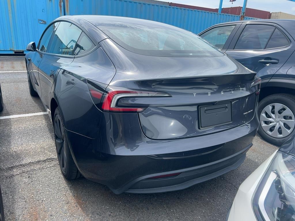 2025 Tesla Model thumbnail