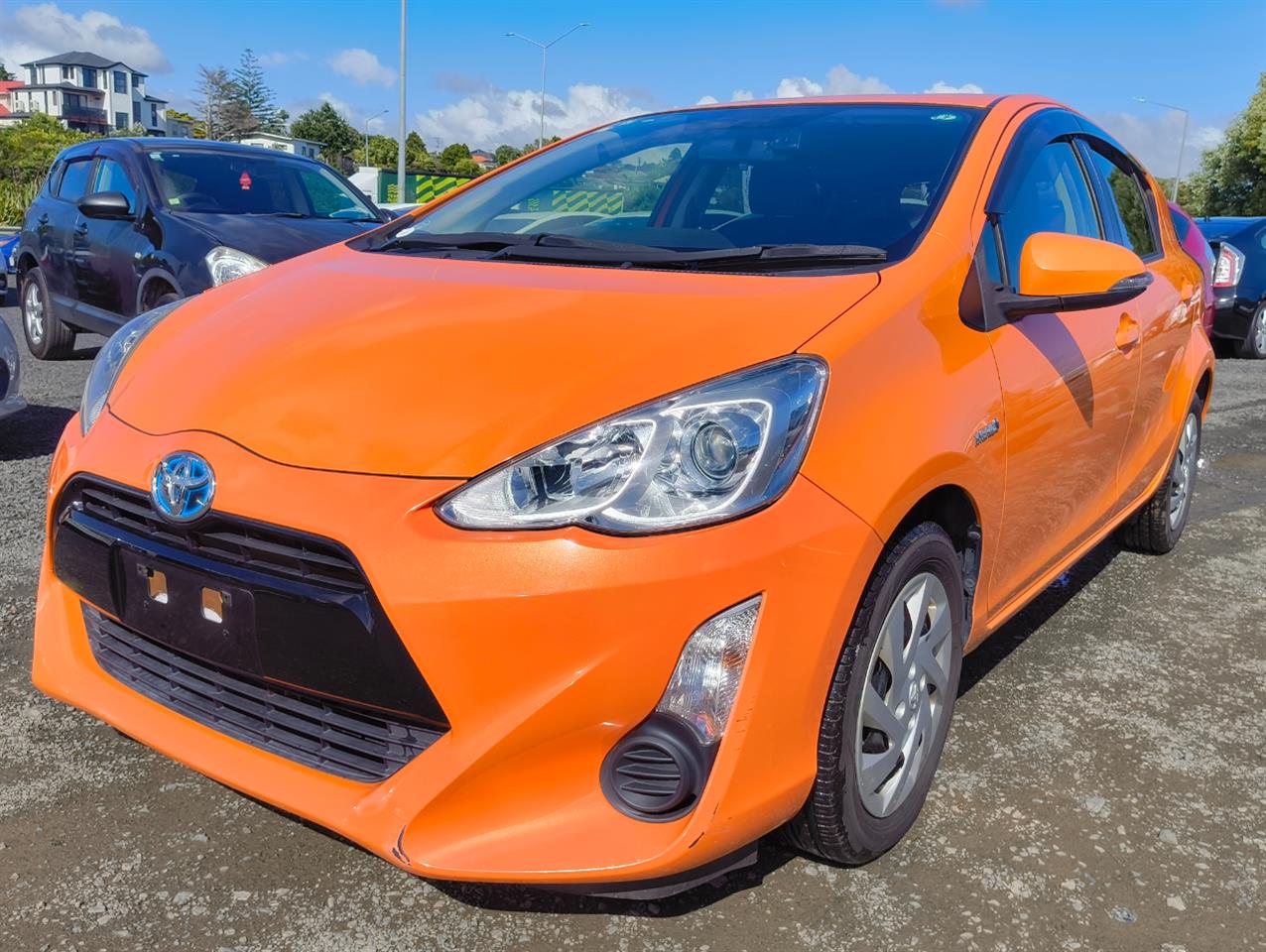 2015 Toyota Aqua thumbnail