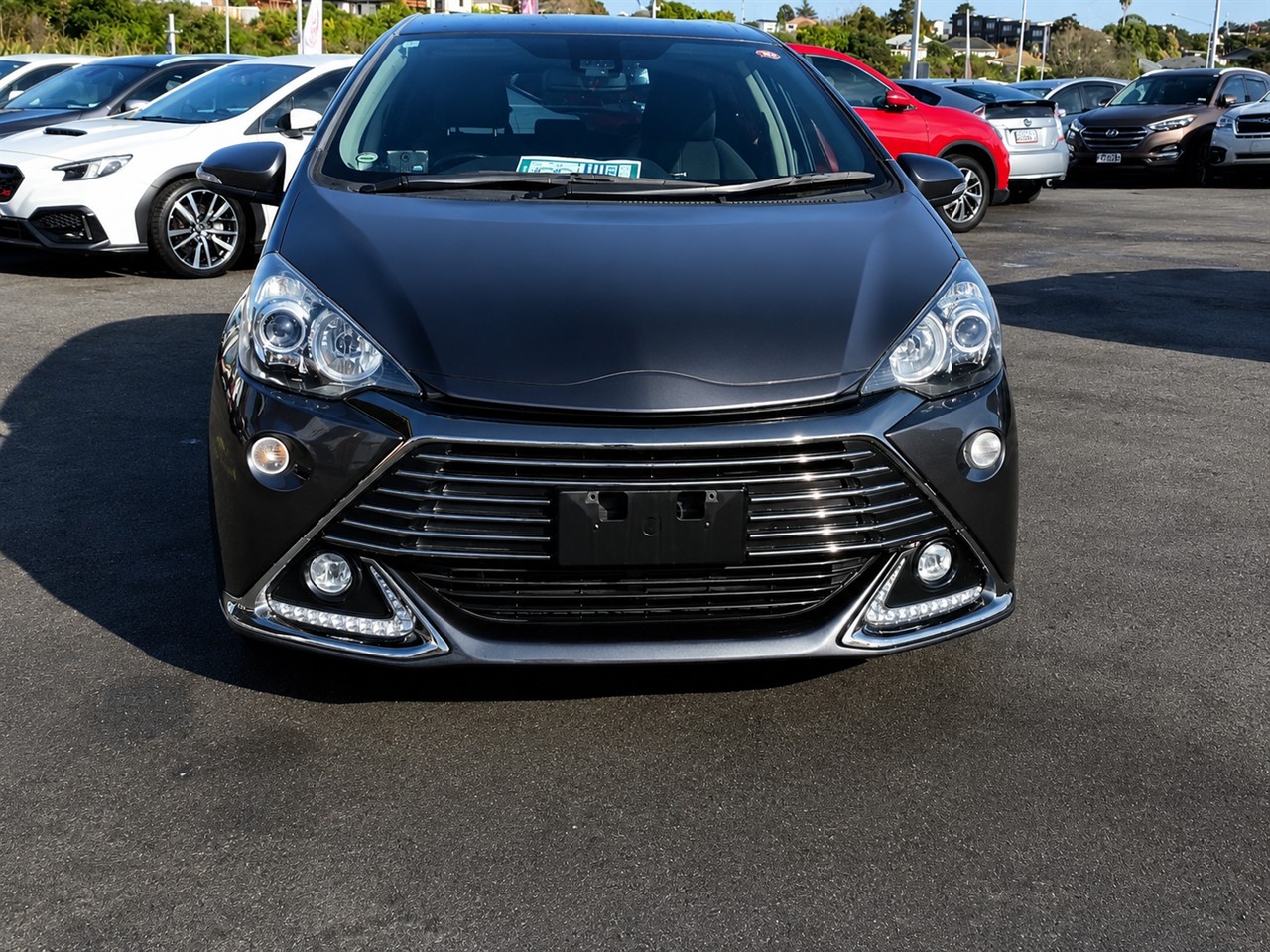 2016 Toyota Aqua thumbnail