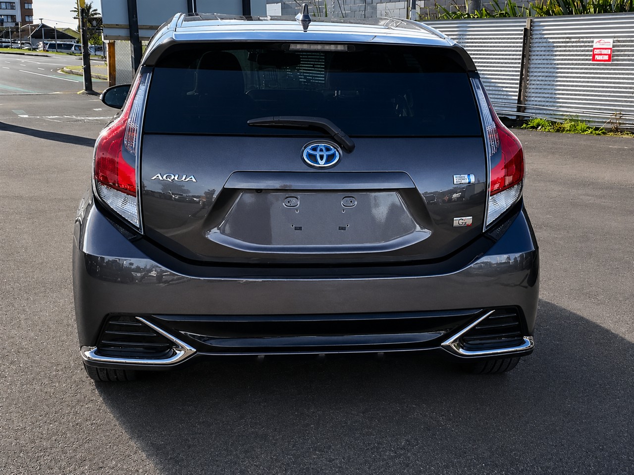 2016 Toyota Aqua thumbnail