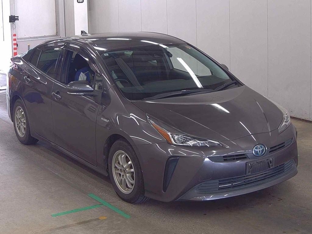 2019 Toyota Prius thumbnail