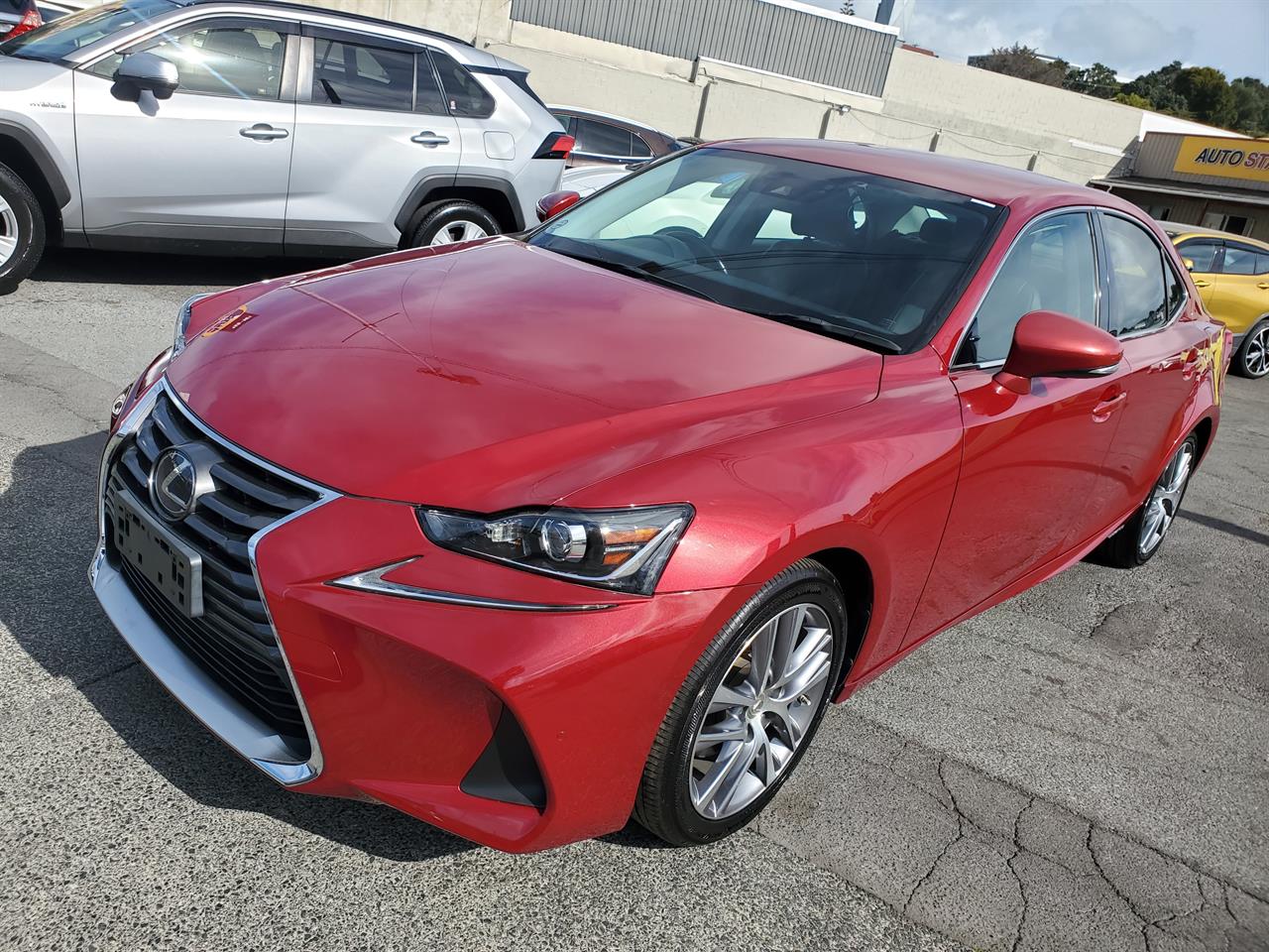2017 Lexus IS300h thumbnail