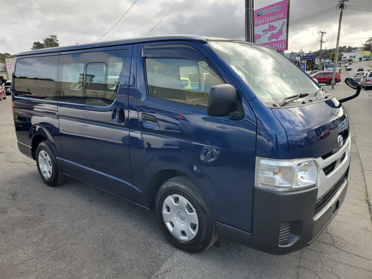 2020 Toyota Hiace thumbnail