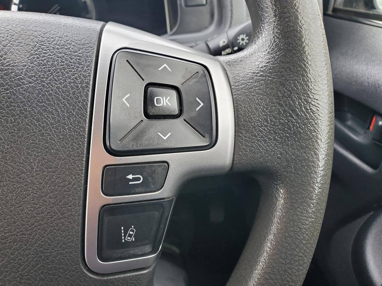 2020 Toyota Hiace thumbnail