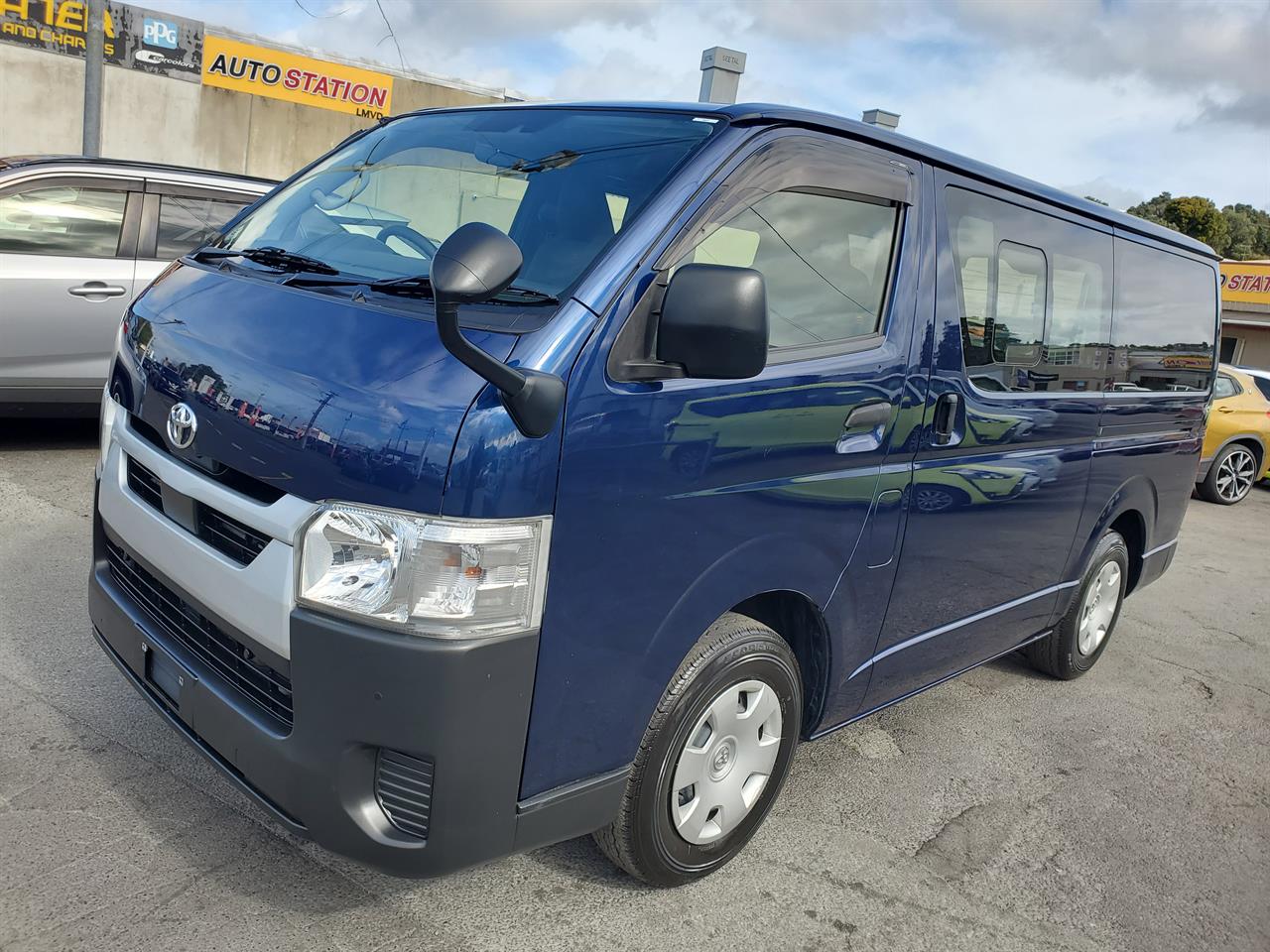 2020 Toyota Hiace thumbnail