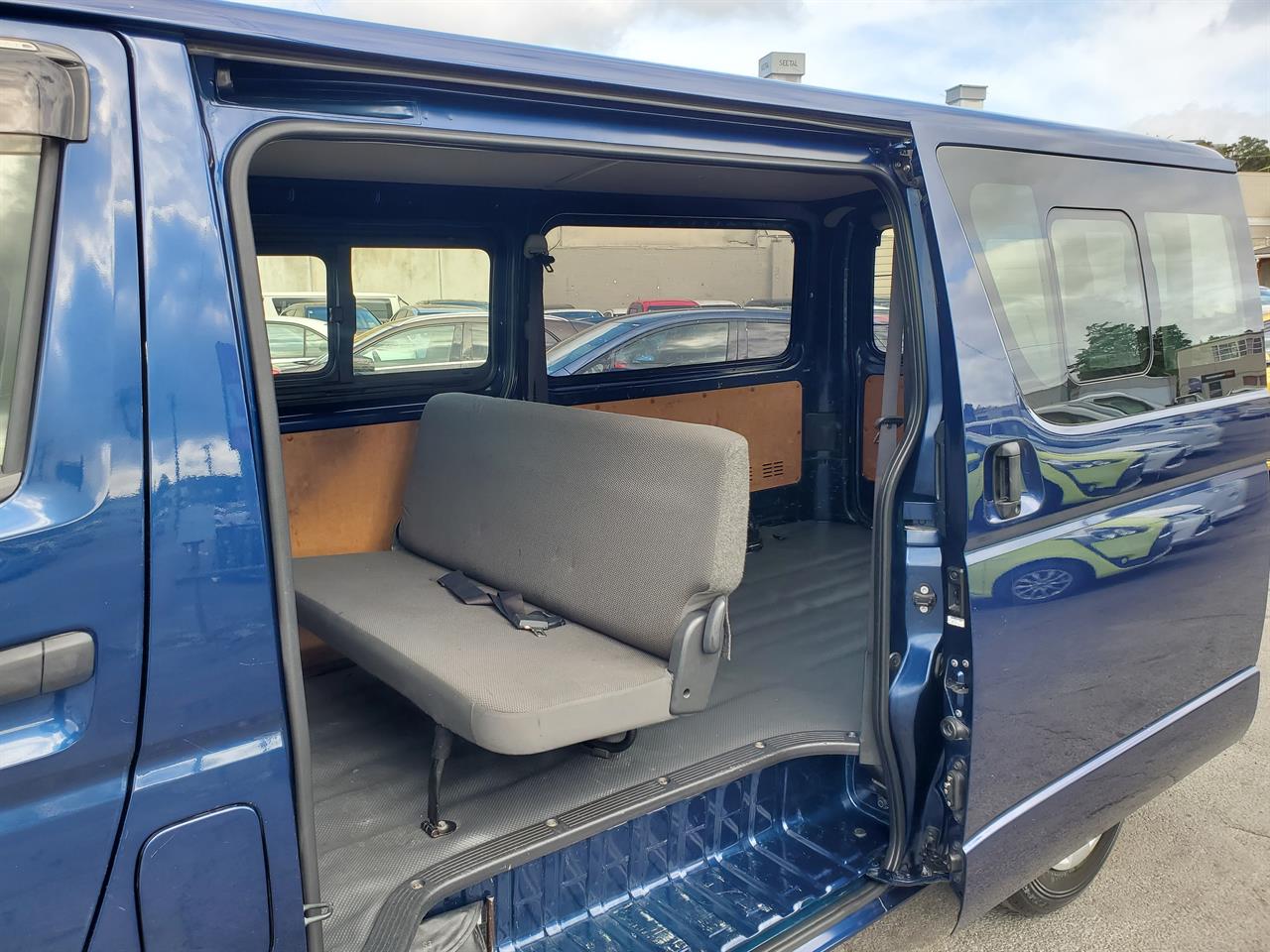 2020 Toyota Hiace thumbnail