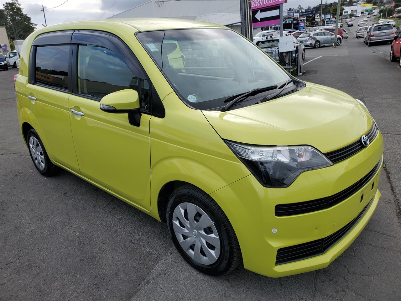 2013 Toyota Spade thumbnail