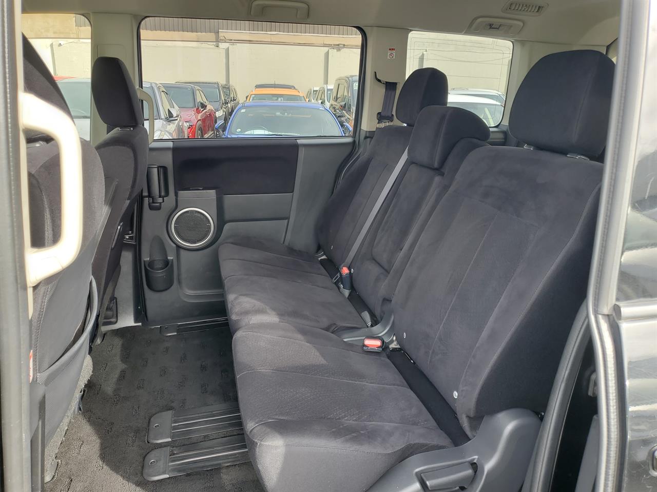2019 Mitsubishi Delica thumbnail