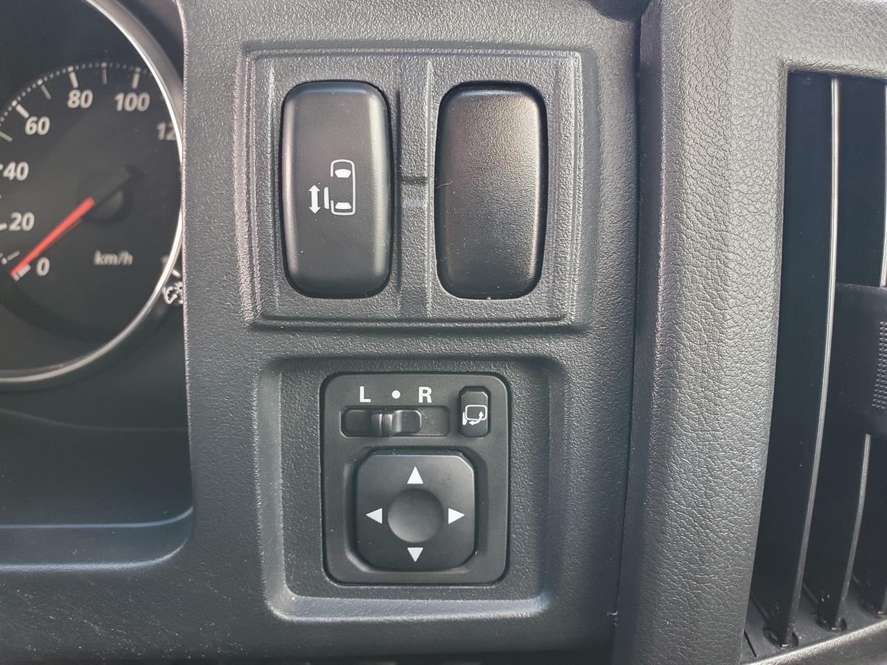 2019 Mitsubishi Delica thumbnail