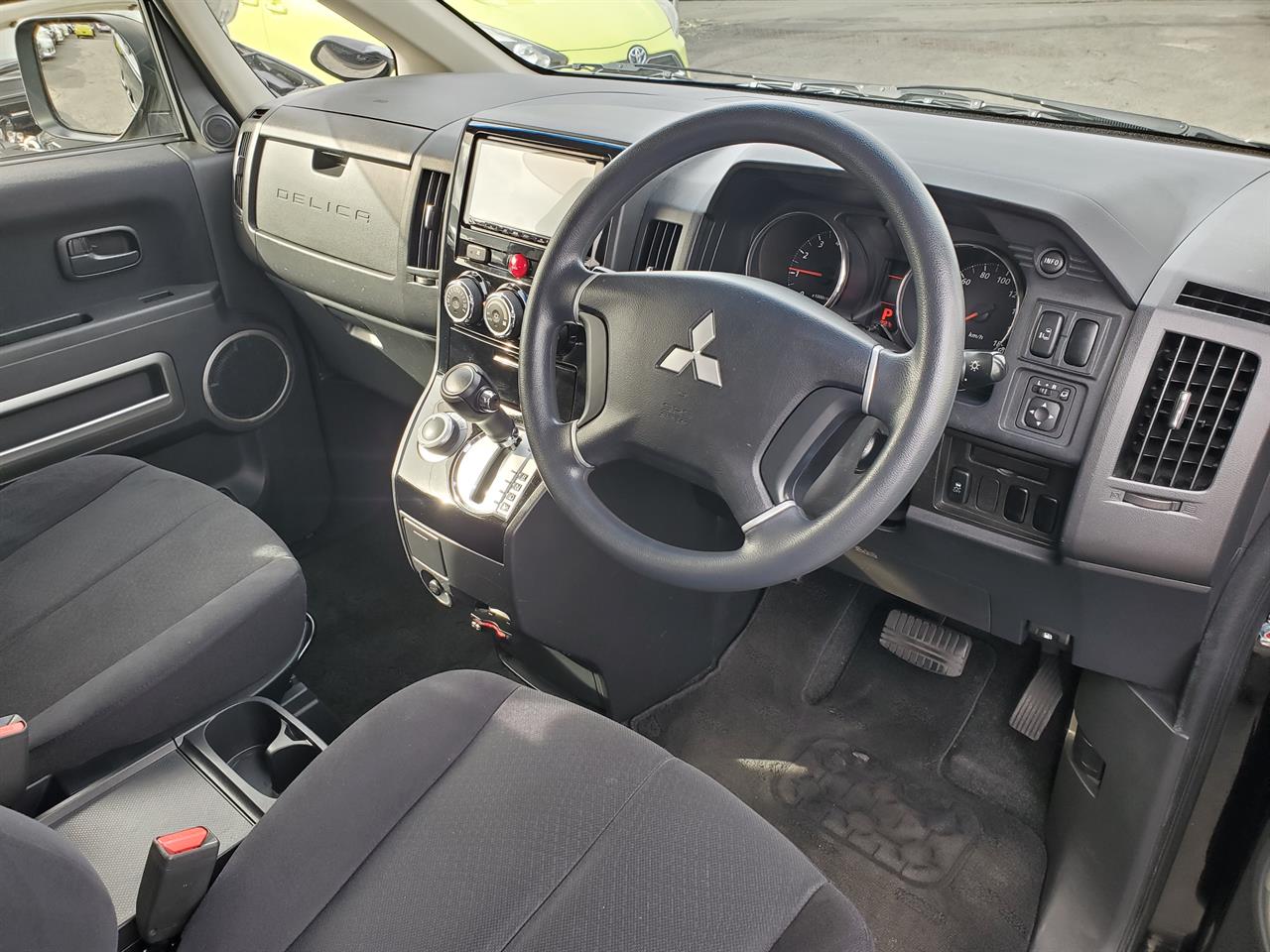 2019 Mitsubishi Delica thumbnail