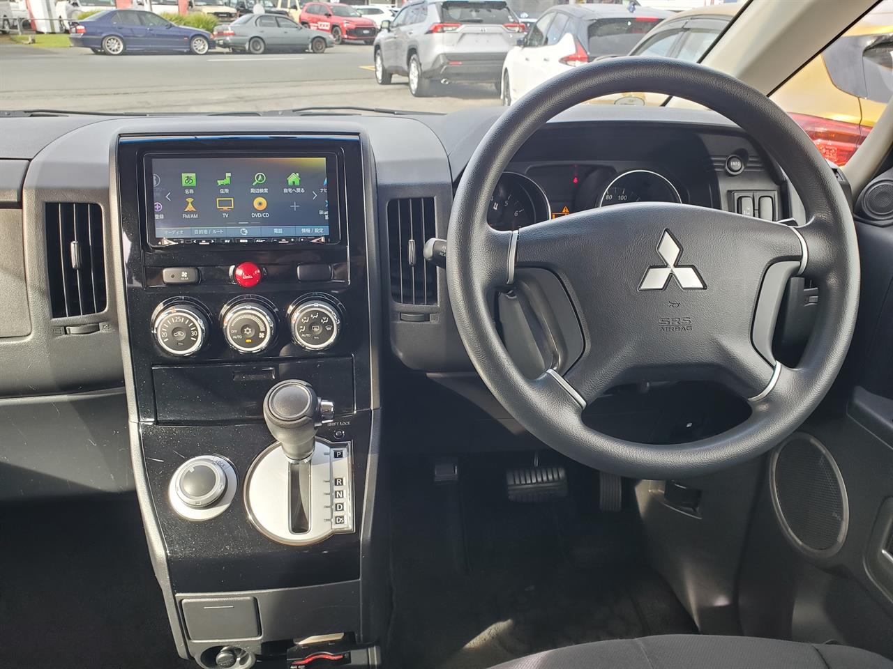 2019 Mitsubishi Delica thumbnail