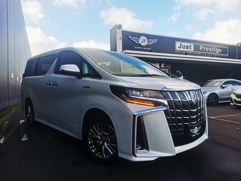 2020 Toyota Alphard thumbnail