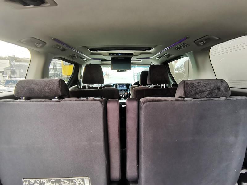 2020 Toyota Alphard thumbnail