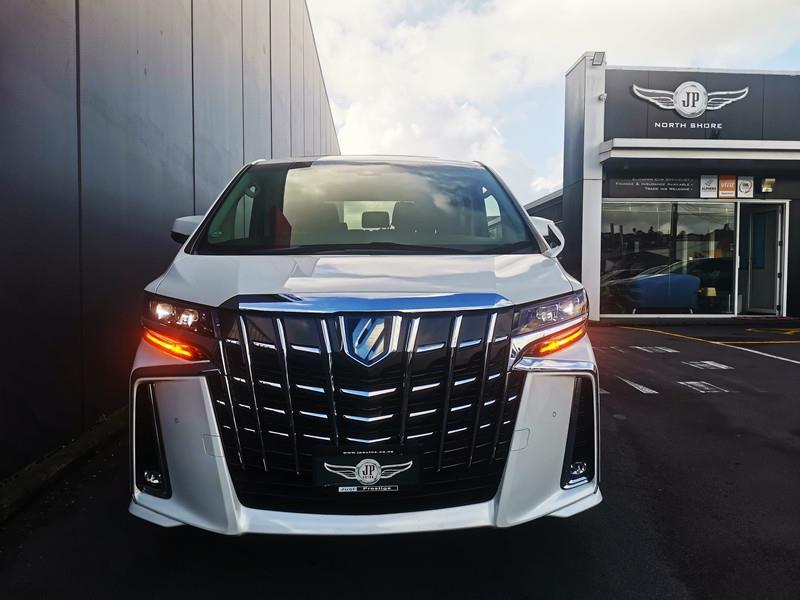 2020 Toyota Alphard thumbnail