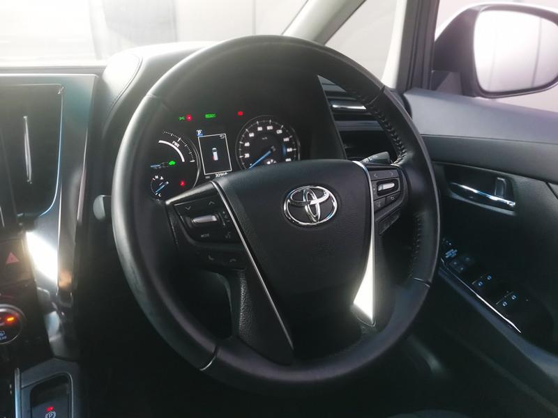 2020 Toyota Alphard thumbnail
