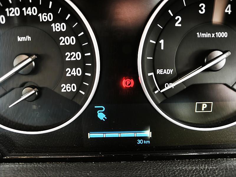 2017 BMW 225xe thumbnail