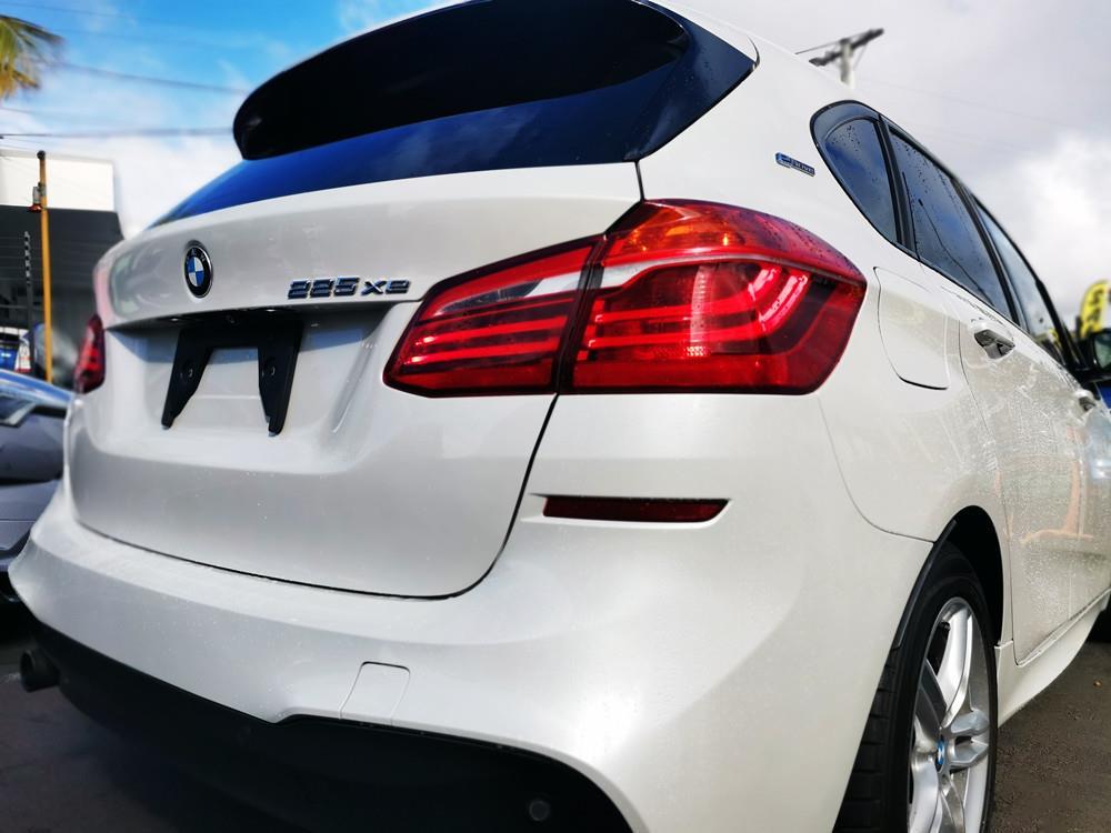 2017 BMW 225xe thumbnail