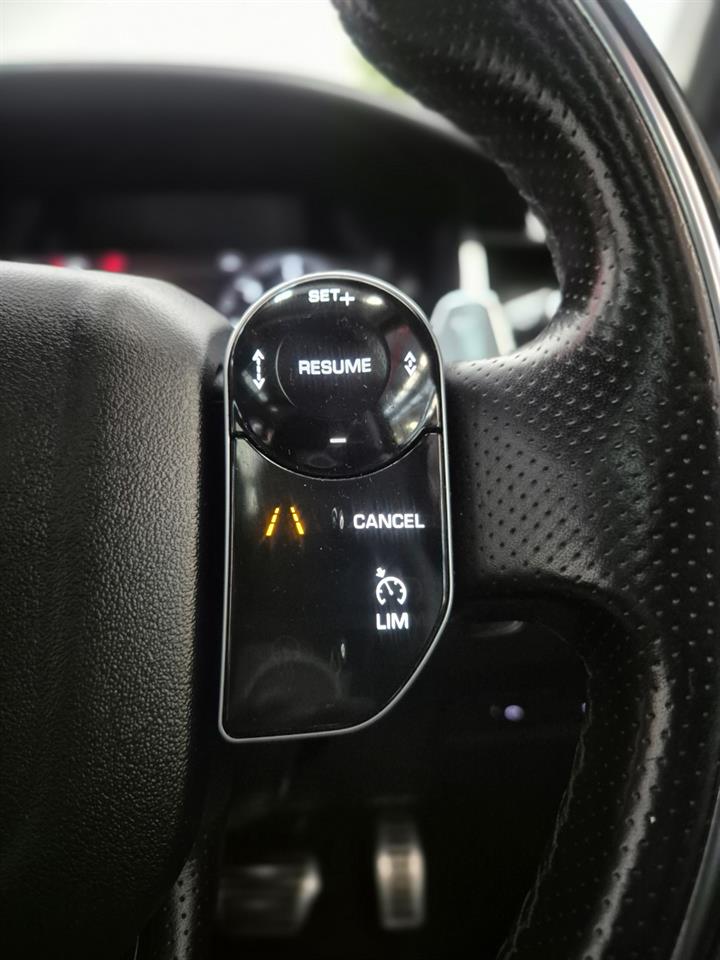 2019 Land Rover Range thumbnail