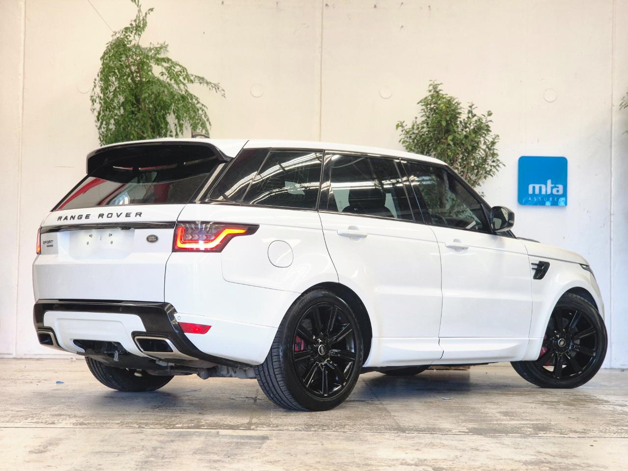 2019 Land Rover Range thumbnail