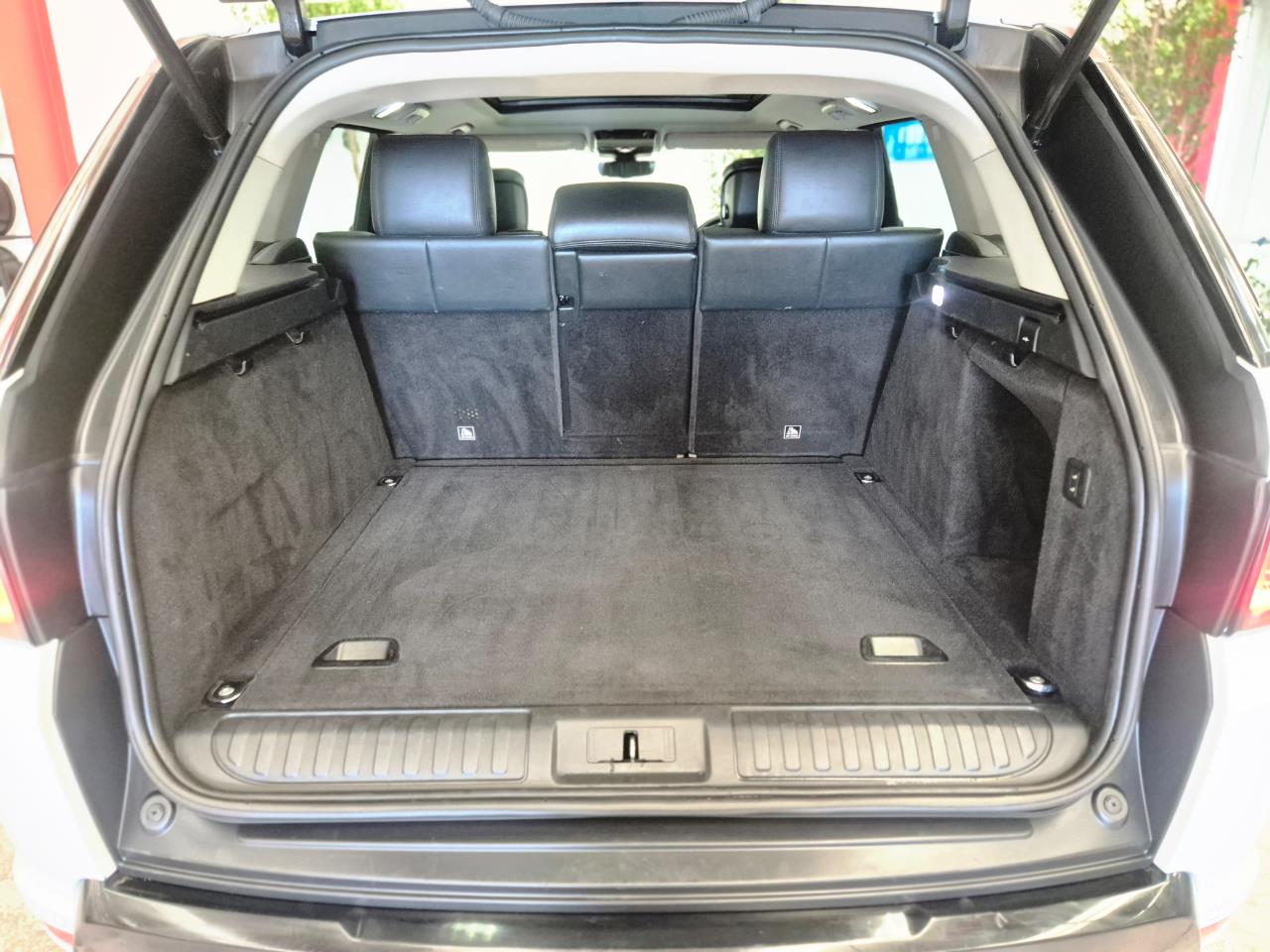 2019 Land Rover Range thumbnail