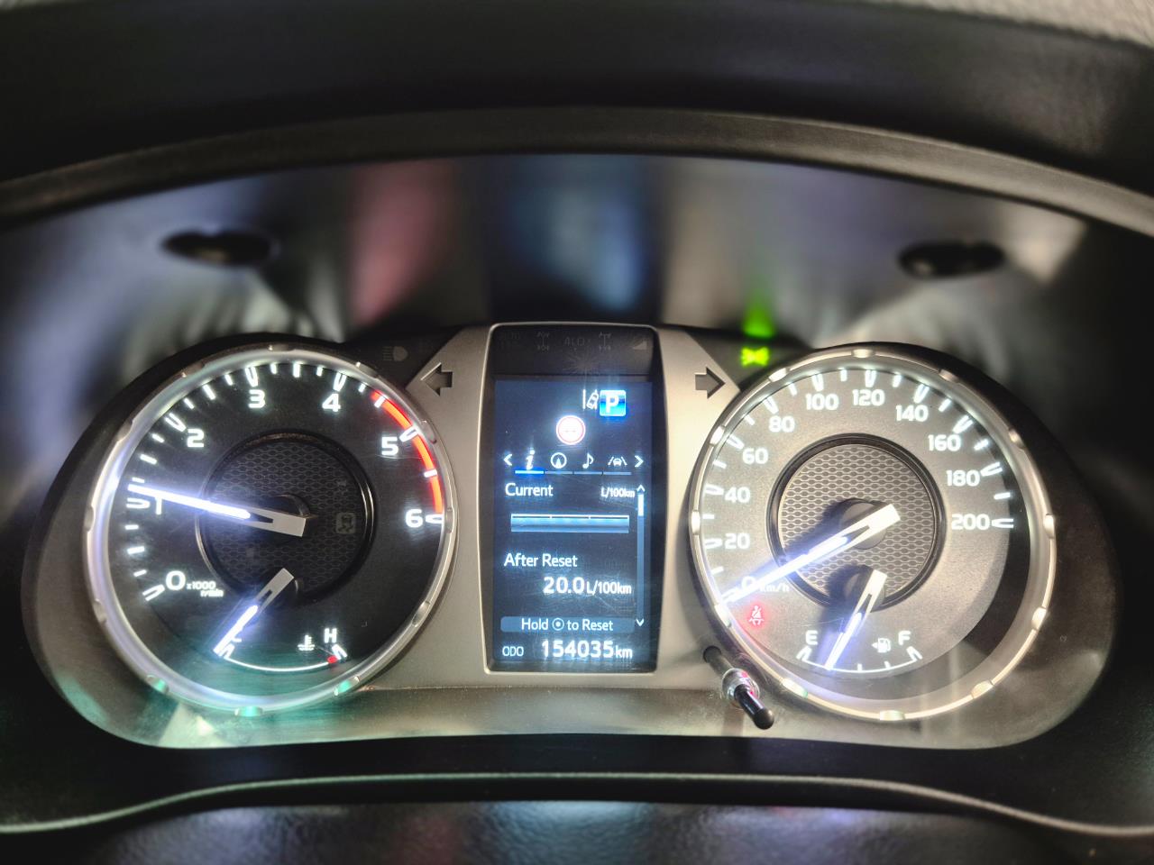 2022 Toyota Hilux thumbnail