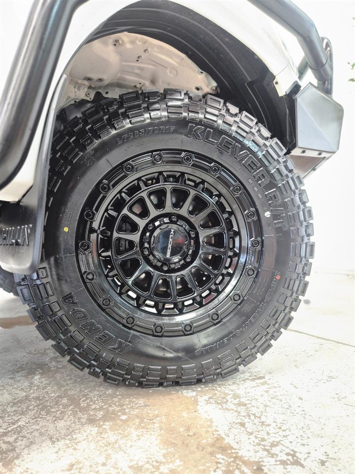 2022 Toyota Hilux thumbnail