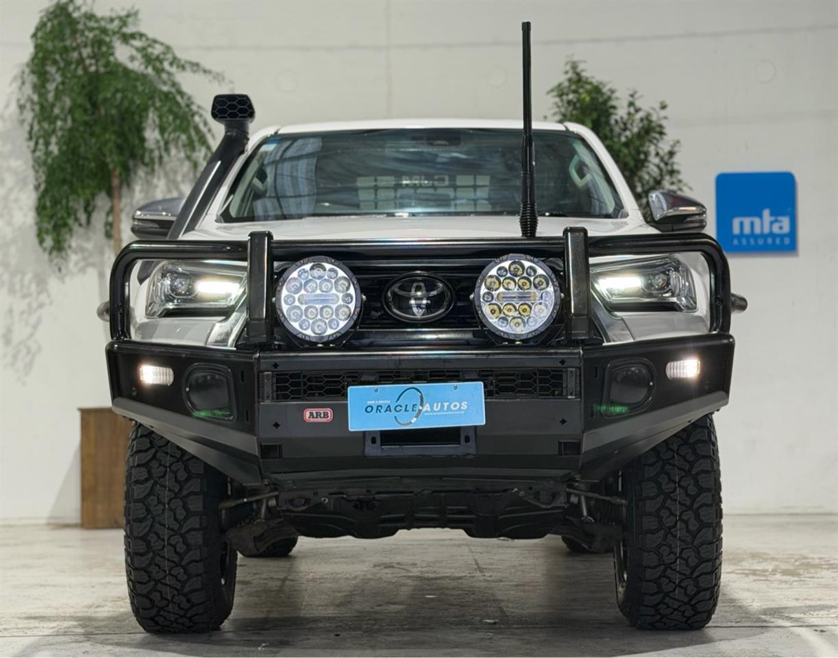 2022 Toyota Hilux thumbnail